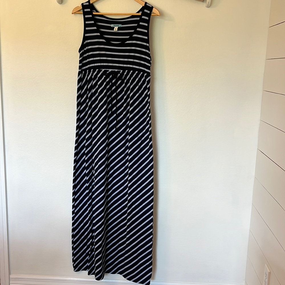 🌻 Old Navy Striped Maternity Maxi Dress